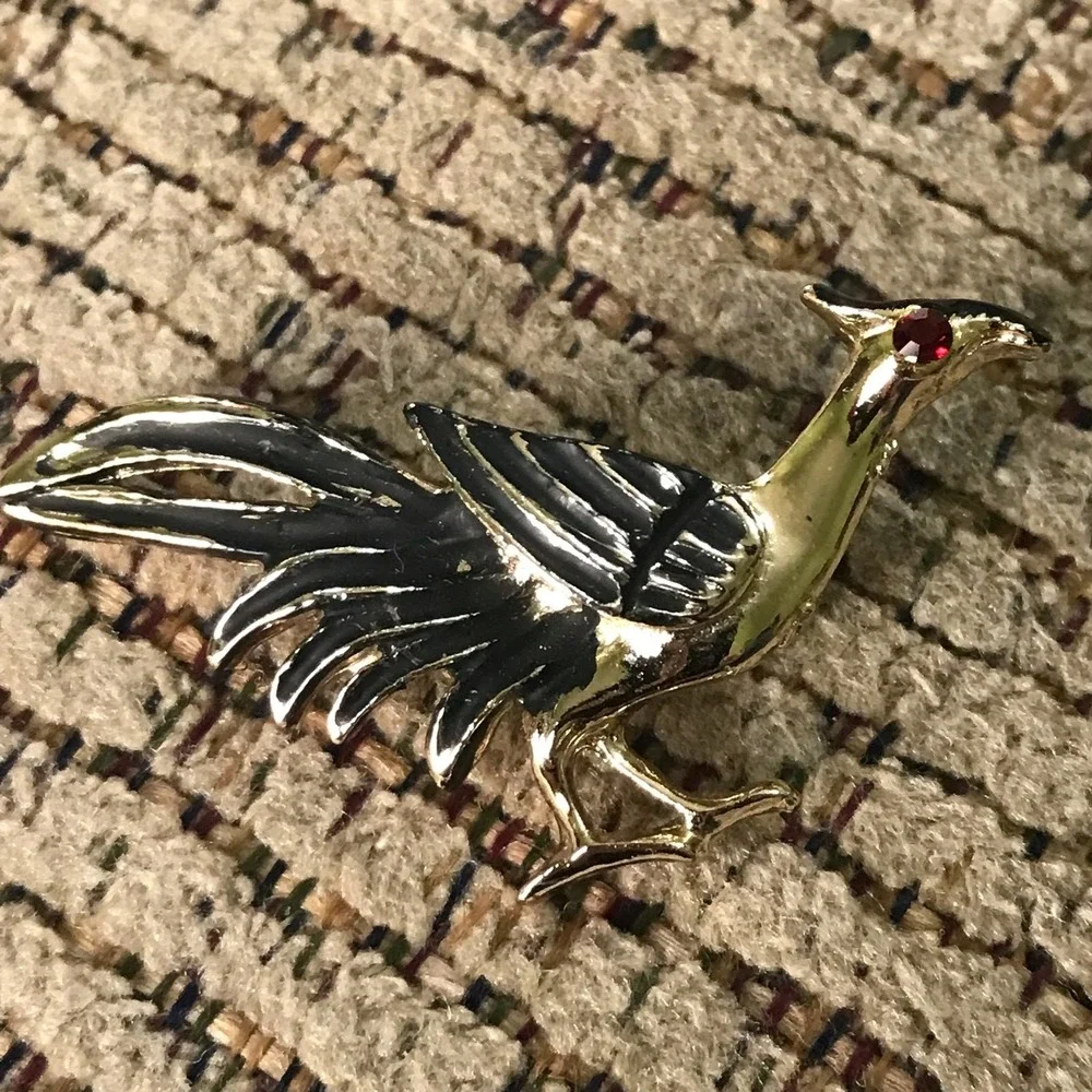 Road Runner Pheasant‎ Pin Brooch Red Eye